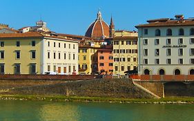 3 Master Bedrooms With Balcony On The River With Views