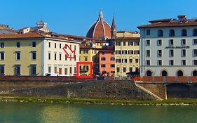 3 Master Bedrooms With Balcony On The River With Views